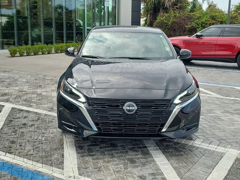 Used 2025 Nissan Altima 2.5 SV w/ SV Premium Package FWD image 8