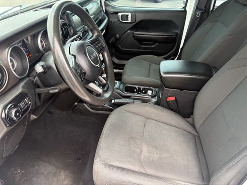 Used 2018 Jeep Wrangler Unlimited Sport AWD/4WD image 12