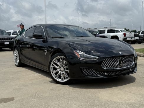 Used 2022 Maserati Ghibli RWD image 2