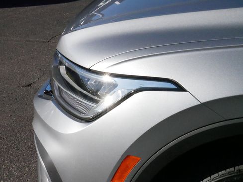 Certified 2024 Volkswagen Tiguan S image 16