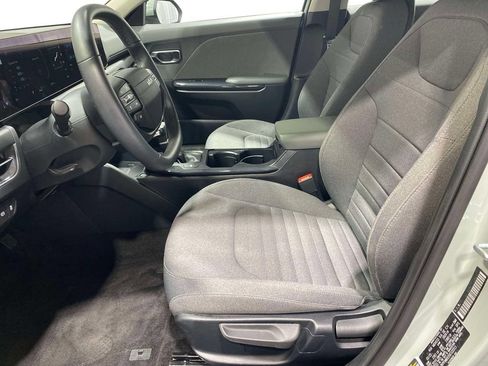 Used 2025 Kia K4 EX FWD image 16