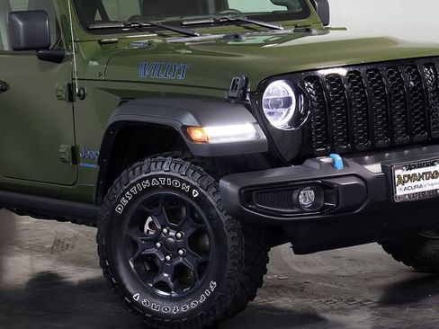 Used 2023 Jeep Wrangler Unlimited w/ Cold Weather Group AWD/4WD image 8