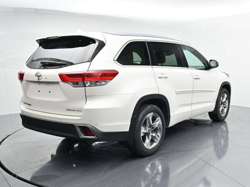 Used 2019 Toyota Highlander AWD V6 image 7