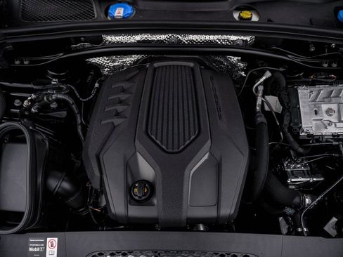 New 2026 Porsche Macan image 29