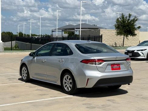 Used 2025 Toyota Corolla LE FWD image 8