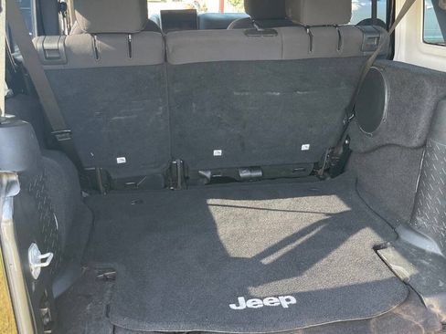 Used 2015 Jeep Wrangler Unlimited Sport AWD/4WD image 31