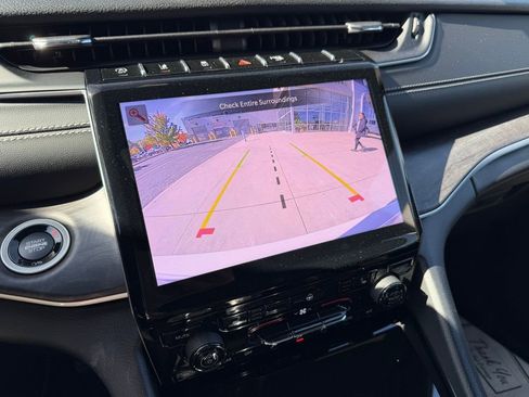 New 2025 Jeep Grand Cherokee L Limited w/ Trailer Tow Package image 19