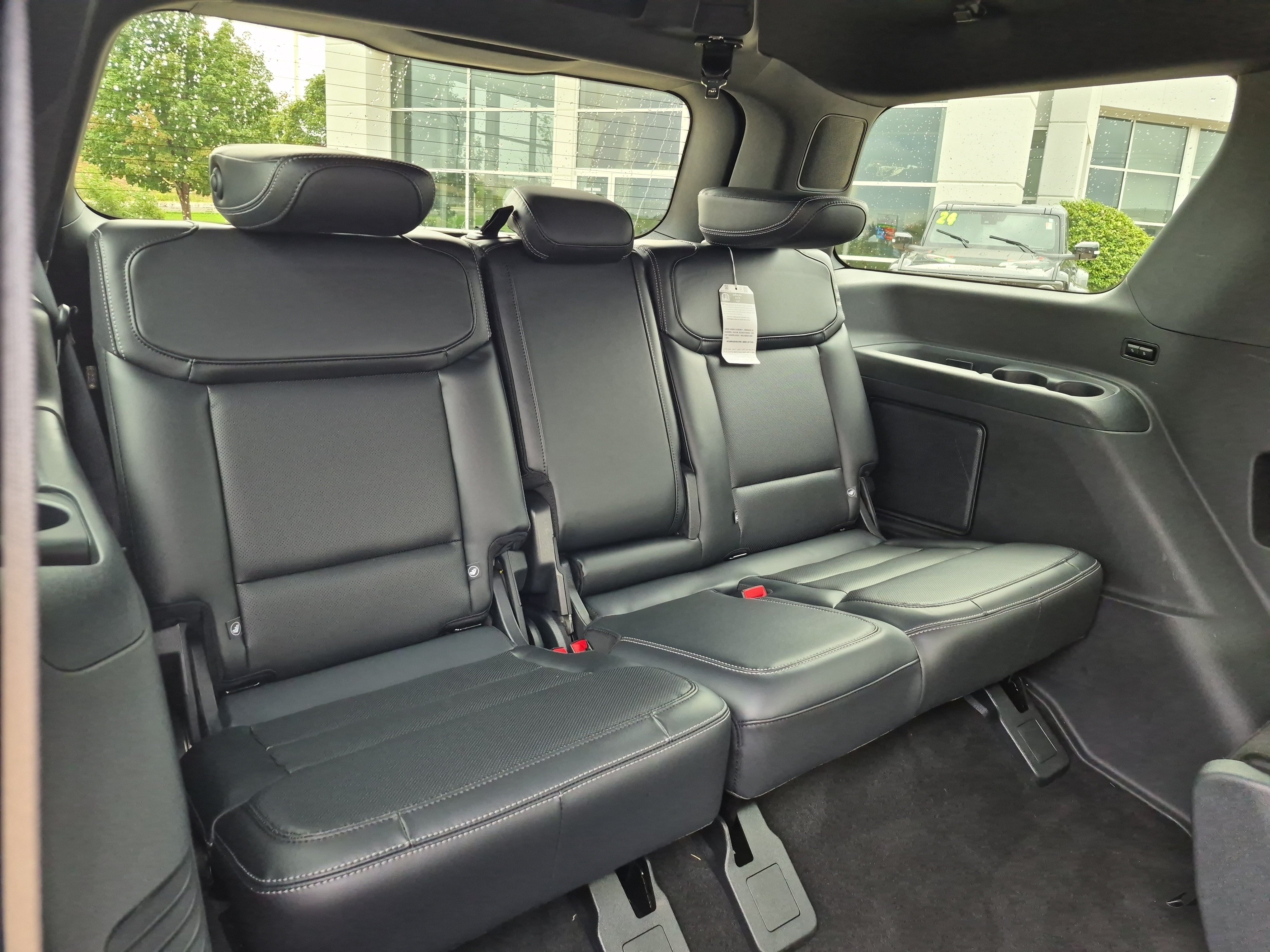 Used 2025 Ford Expedition Platinum w/ Stealth Performance Package AWD/4WD image 14