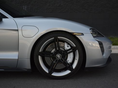 Certified 2022 Porsche Taycan 4S image 43
