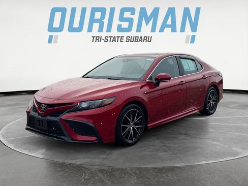 Used 2021 Toyota Camry SE w/ Cold Weather Package image 2