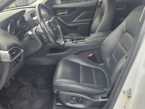 Used 2018 Jaguar F-PACE Prestige image 4