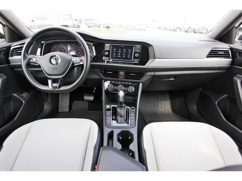 Used 2021 Volkswagen Jetta R-Line w/ R-Line Cold Weather Package image 9