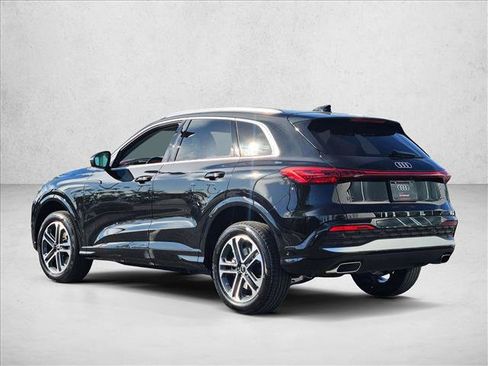 Used 2025 Audi Q5 Premium w/ Convenience Package AWD/4WD image 8