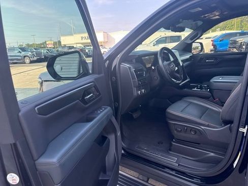 Used 2025 GMC Yukon XL AT4 w/ AT4 Premium Package AWD/4WD image 24