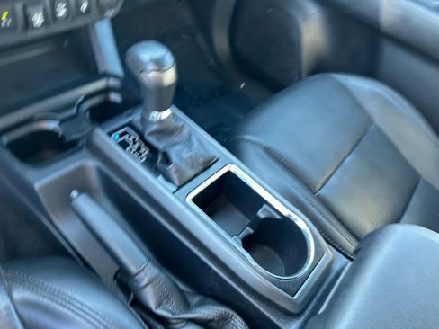 Certified 2019 Toyota Tacoma TRD Off-Road image 18