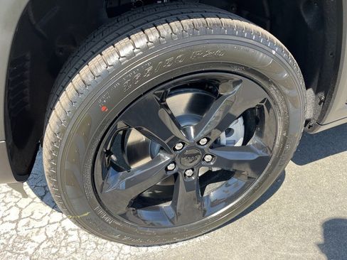 New 2025 Jeep Grand Cherokee L Limited w/ Black Appearance Package image 14