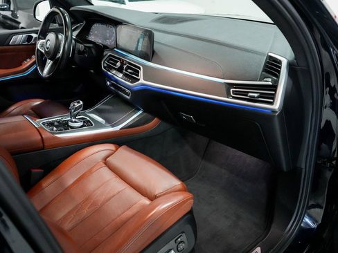 Used 2022 BMW X7 M50i w/ Dynamic Handling Package image 15