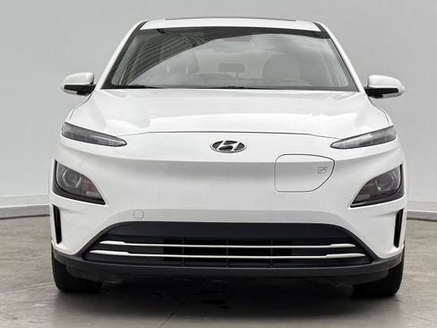 Used 2023 Hyundai Kona SEL image 2