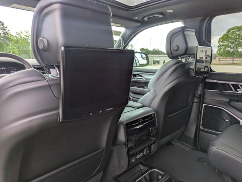 New 2026 Jeep Grand Wagoneer Limited AWD/4WD image 15