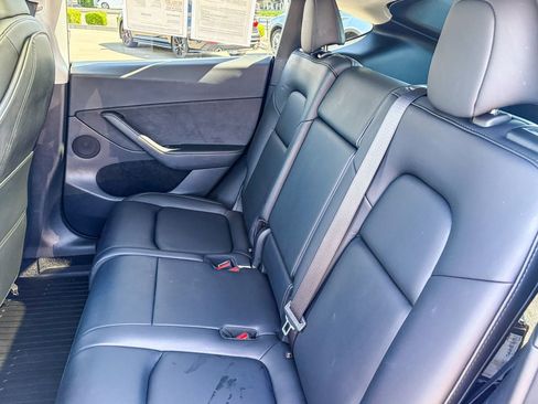 Used 2023 Tesla Model Y Long Range image 37