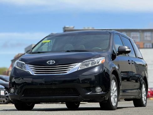 Used 2015 Toyota Sienna Limited AWD/4WD image 1