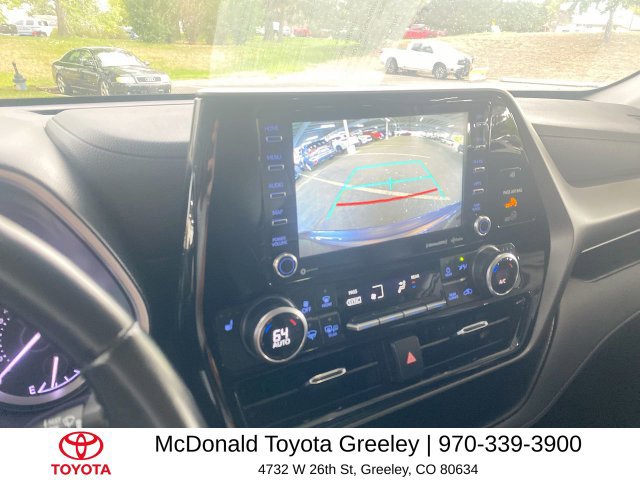 Used 2022 Toyota Highlander XLE AWD/4WD image 17