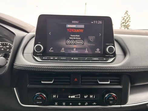 Used 2023 Nissan Rogue SV image 13