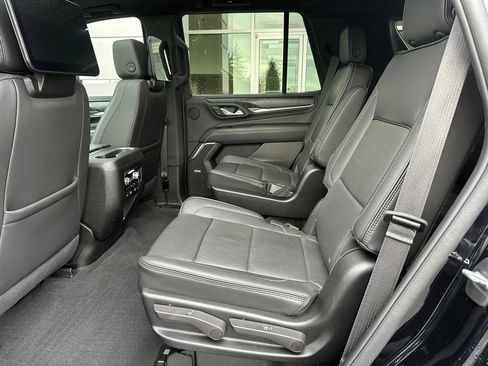 Used 2024 GMC Yukon Denali w/ Denali Reserve Package AWD/4WD image 15