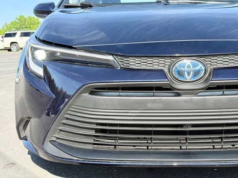 Used 2024 Toyota Corolla LE w/ LE Convenience Package image 6