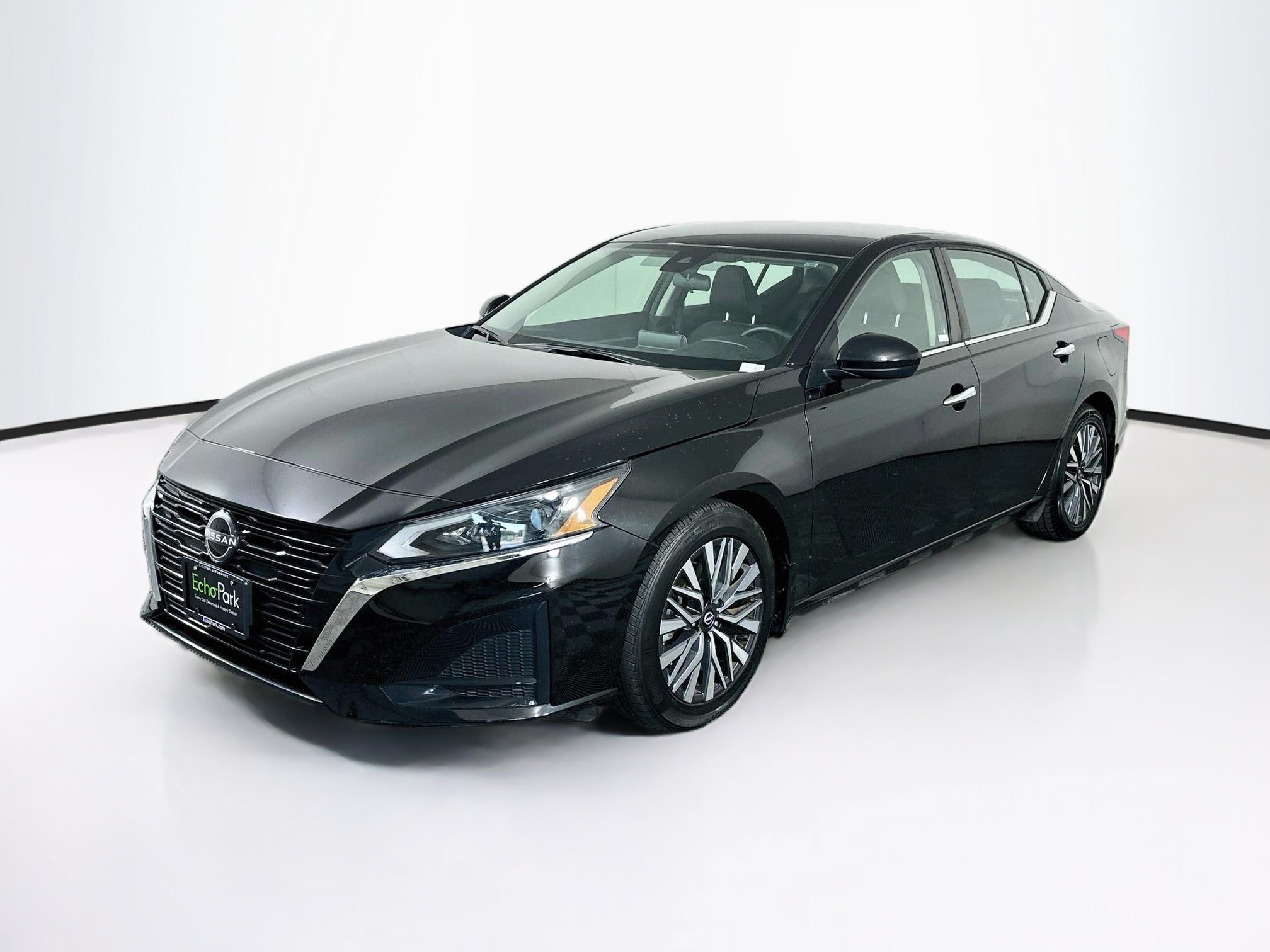 Used 2023 Nissan Altima 2.5 SV FWD image 3