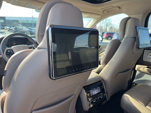 Used 2022 Lincoln Aviator Reserve w/ Equipment Group 201A image 34