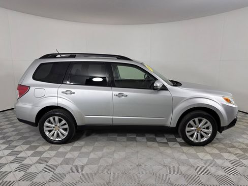 Used 2011 Subaru Forester 2.5X Touring image 4