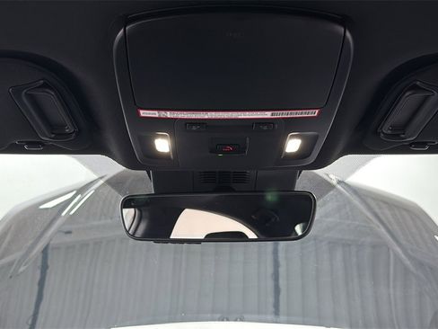 Used 2026 Toyota Camry SE w/ Convenience Package image 11