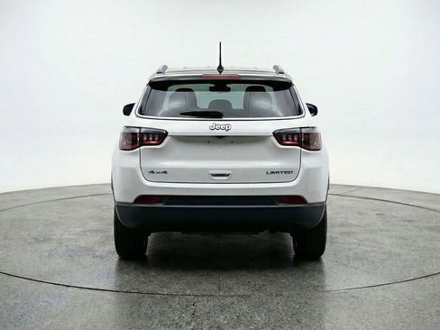 Used 2025 Jeep Compass Trailhawk AWD/4WD image 7