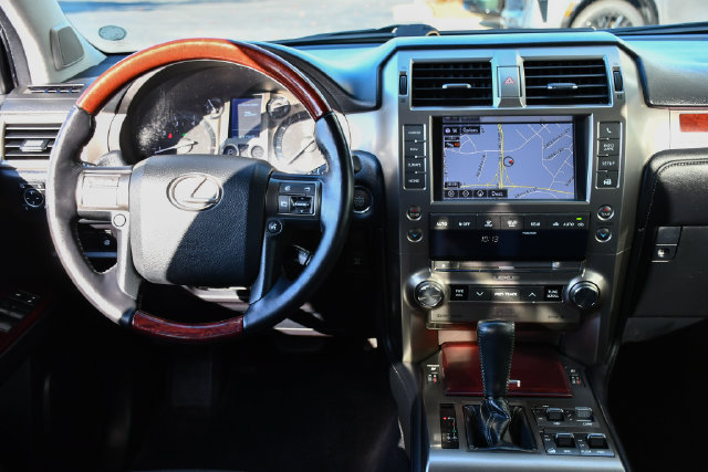 Used 2016 Lexus GX 460 Luxury AWD/4WD image 3