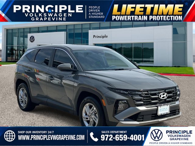 Used 2026 Hyundai Tucson SE FWD image 2