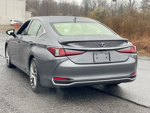 Used 2019 Lexus ES 300h w/ Accessory Package FWD image 14