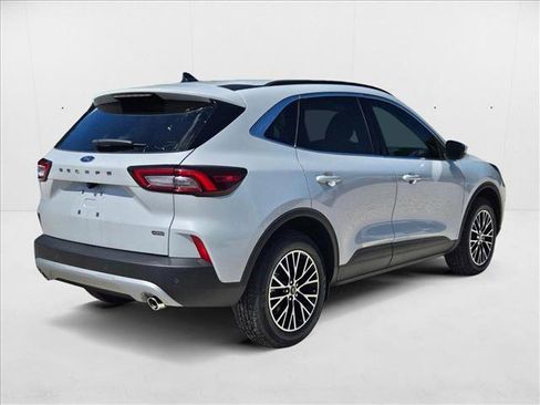 New 2025 Ford Escape SE image 2