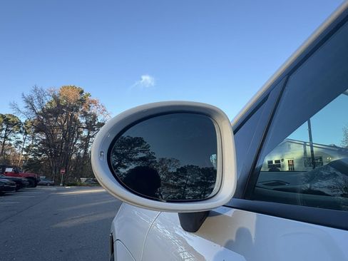 Used 2018 Porsche Macan image 14