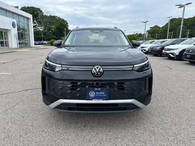 Certified 2025 Volkswagen Tiguan SE AWD/4WD image 2