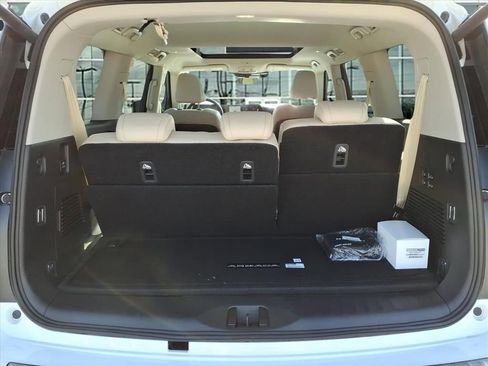 New 2026 Nissan Armada Platinum image 12