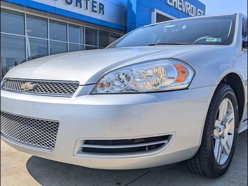Used 2015 Chevrolet Impala LT w/ LT Sunroof Package FWD image 12
