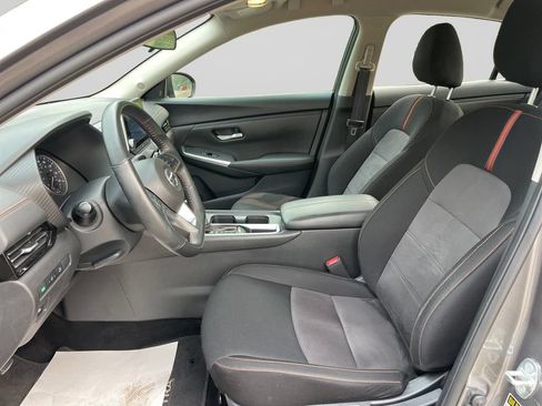 Used 2023 Nissan Sentra SR FWD image 19