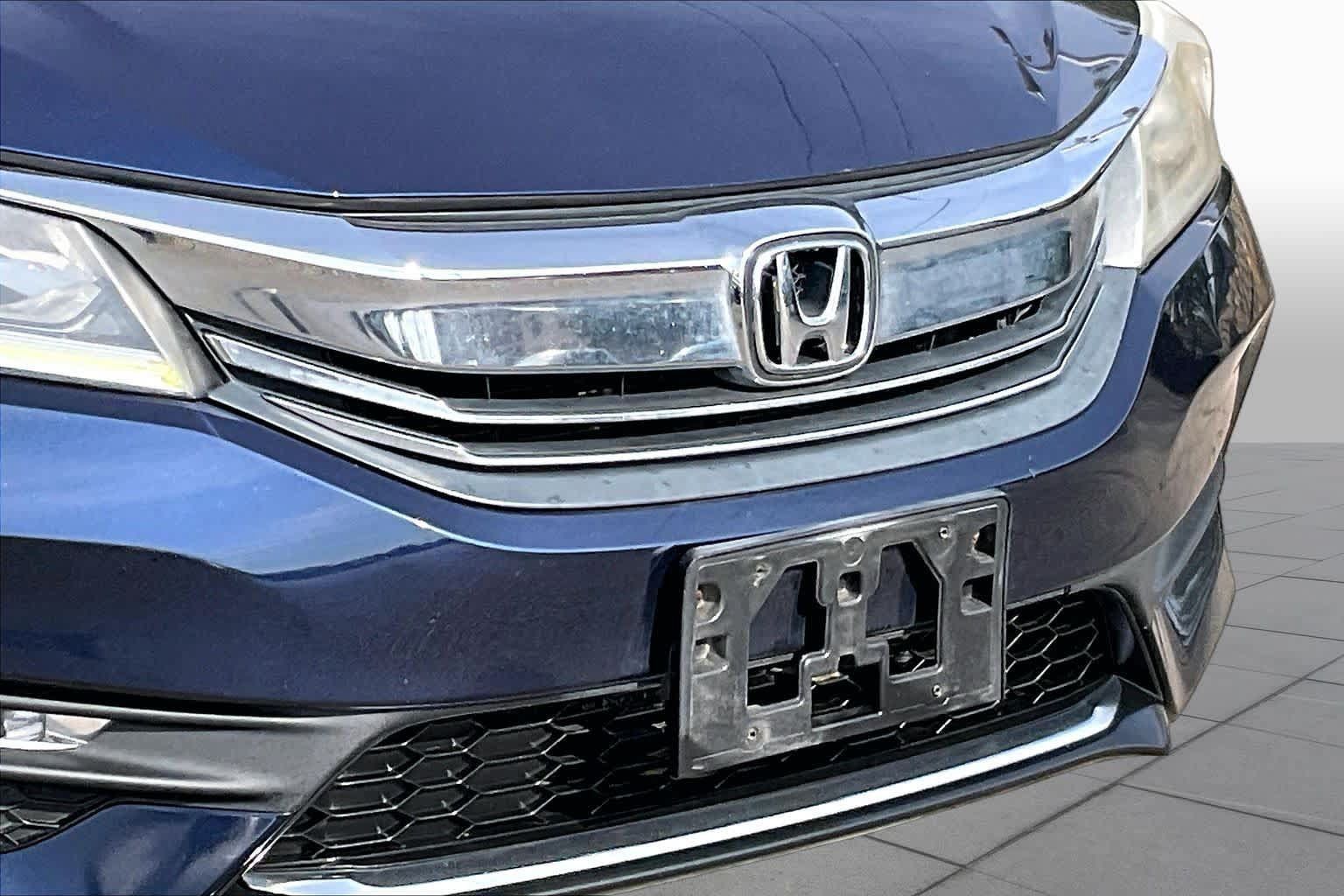 Used 2017 Honda Accord EX image 27
