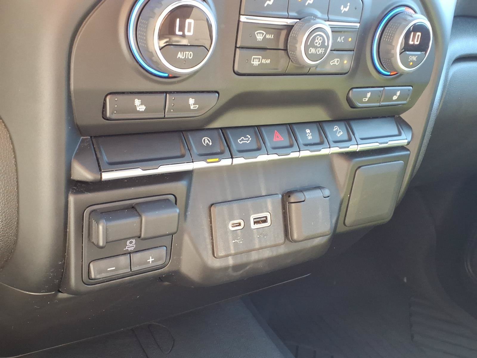 Used 2021 Chevrolet Silverado 1500 RST AWD/4WD image 15