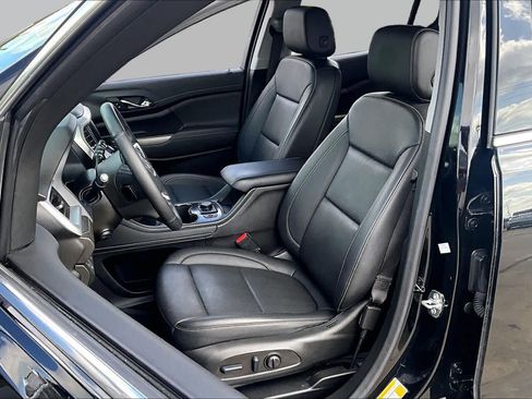 Used 2023 GMC Acadia SLT w/ Technology Package FWD image 8