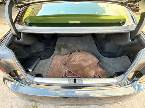 Used 2019 Lexus LS 500 w/ Accessory Package (Z2) image 30