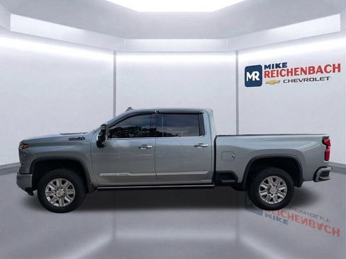 Used 2025 Chevrolet Silverado 2500 High Country w/ High Country Premium Package AWD/4WD image 7