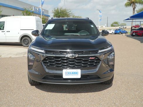 Used 2024 Chevrolet Trax RS w/ Sunroof Package FWD image 2