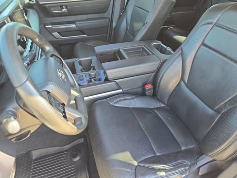 Used 2022 Toyota Tundra SR5 w/ SR5 Convenience Package AWD/4WD image 15